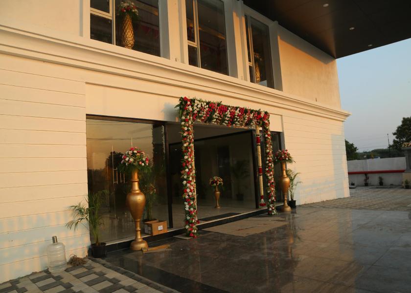Tamil Nadu Thiruttani Entrance