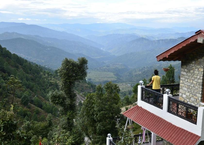 Uttarakhand Ranikhet Balcony/terrace