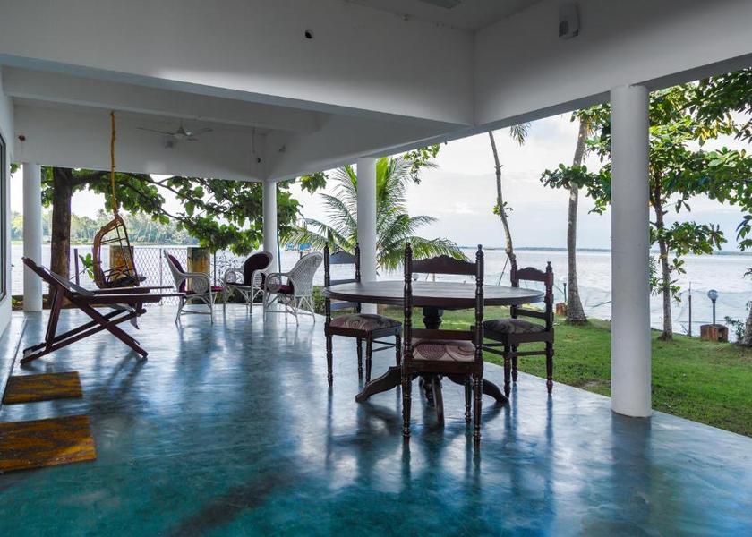 Kerala Kumarakom Pool
