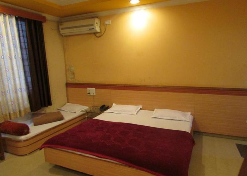 Maharashtra Shirdi Superior Triple Room