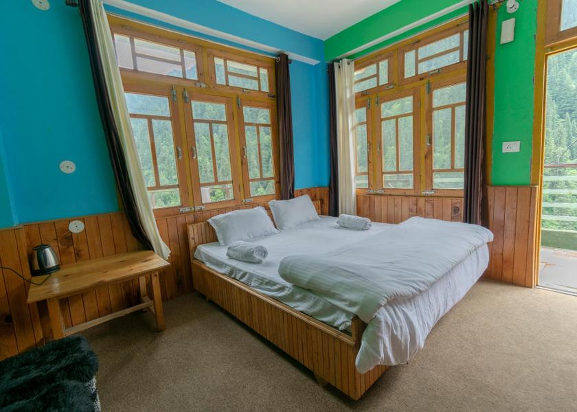 Himachal Pradesh Jibhi Deluxe 
