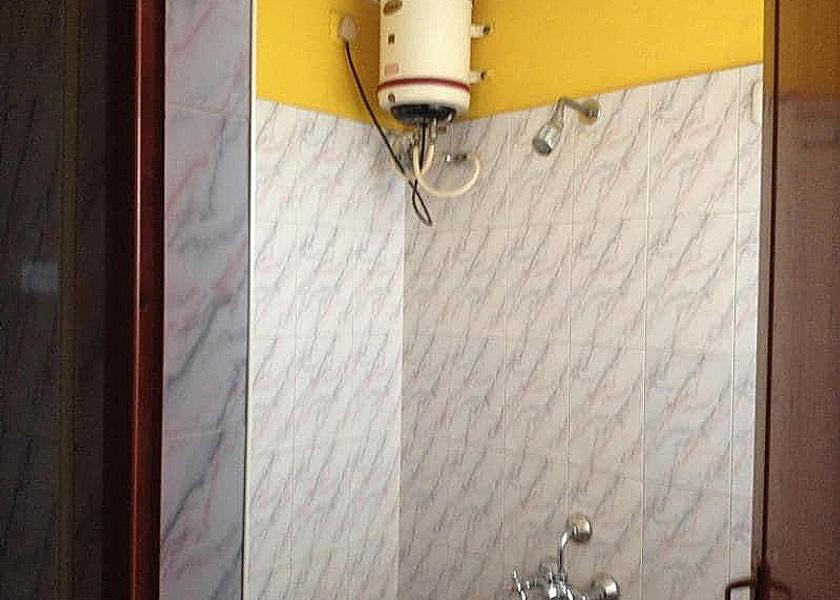 Tamil Nadu Chennai Triple Bed Room