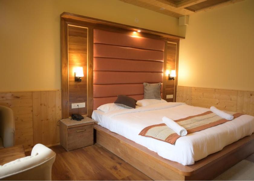 Himachal Pradesh Manali Snow Mount View Room with Private Balcony