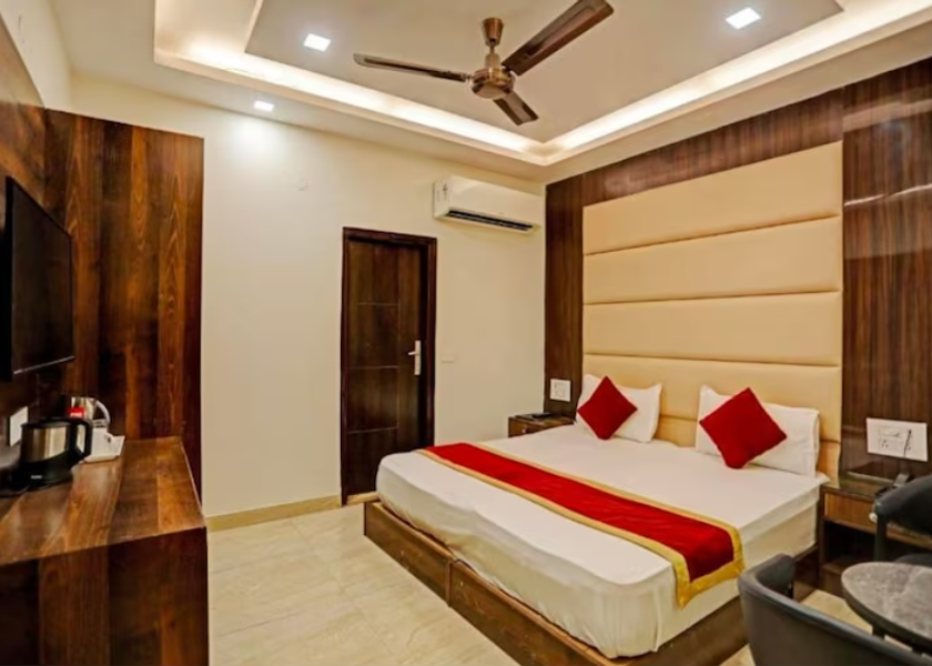 Maharashtra Mumbai Deluxe Ac deluxe