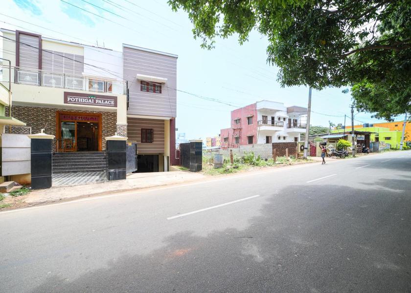 Tamil Nadu Courtrallam Exterior view
