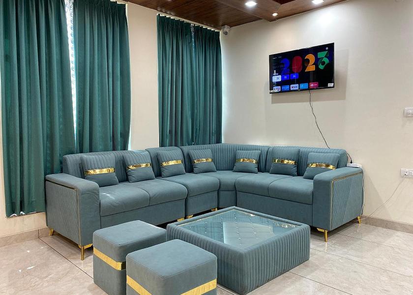 Madhya Pradesh Indore Shared lounge/TV area