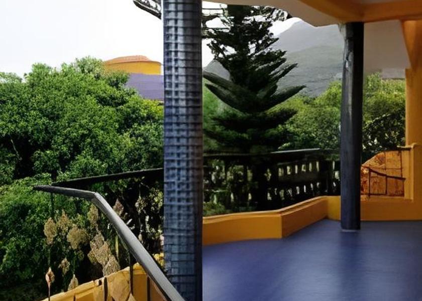 Tamil Nadu Courtrallam Balcony/terrace