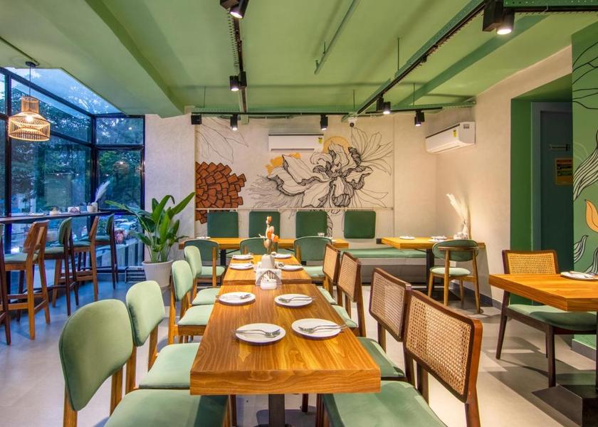 Delhi Delhi Food & Dining