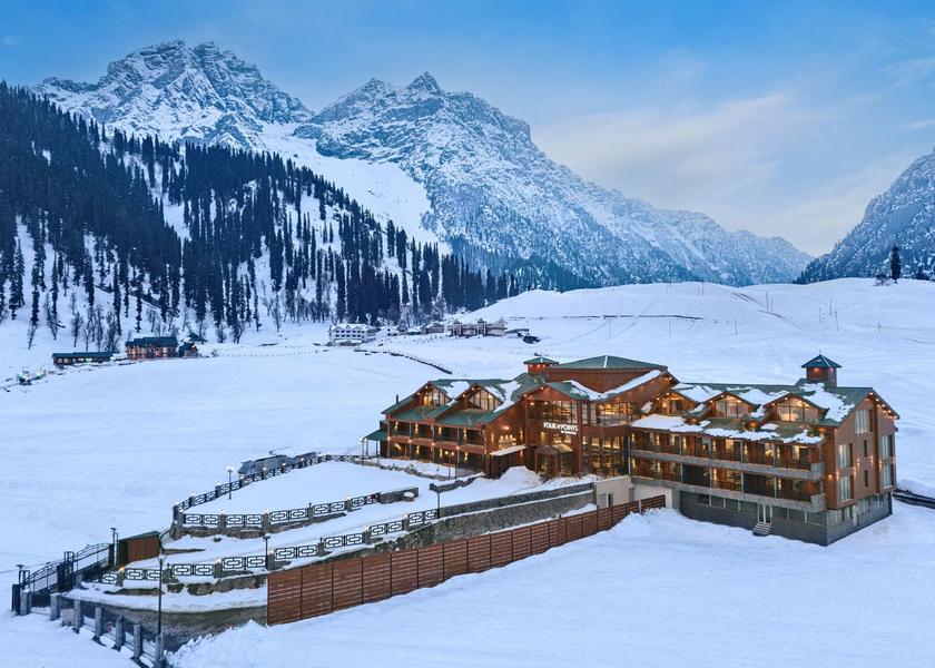 Jammu and Kashmir Sonamarg Hotel View, Exterior Evening