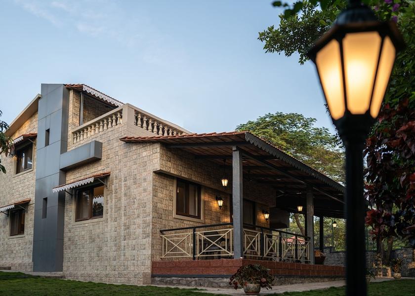 Maharashtra Panchgani Front of property - evening/night
