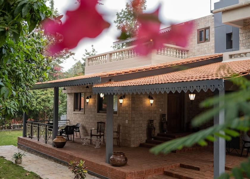 Maharashtra Panchgani Front of property - evening/night