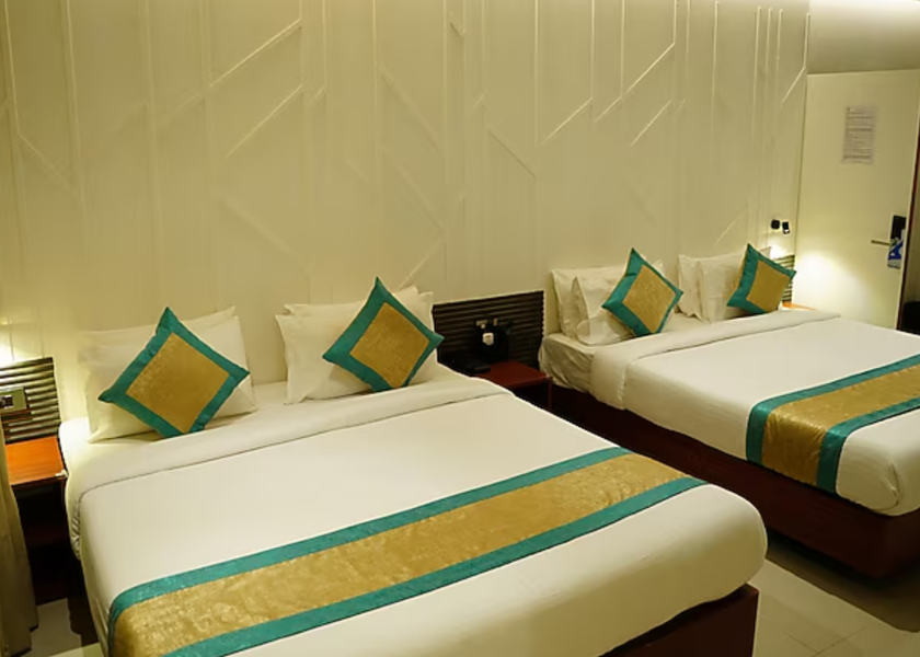 Maharashtra Shirdi Family 4 Bed AC Room