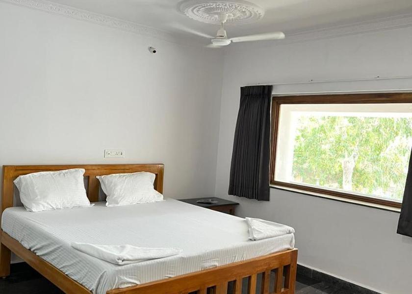 Tamil Nadu Mahabalipuram Deluxe Double or Twin