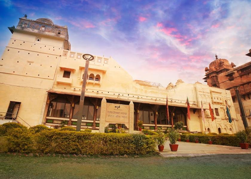 Madhya Pradesh Orchha Hotel Exterior