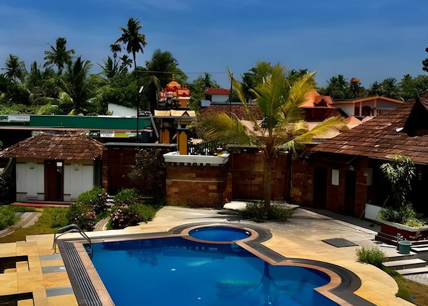 Kerala Kumarakom Pool