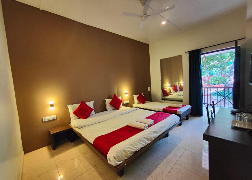 Maharashtra Mahabaleshwar Family Deluxe AC room with Hotel View