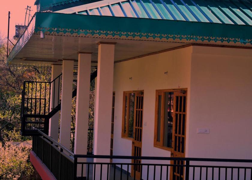 Himachal Pradesh Kandaghat Balcony/terrace