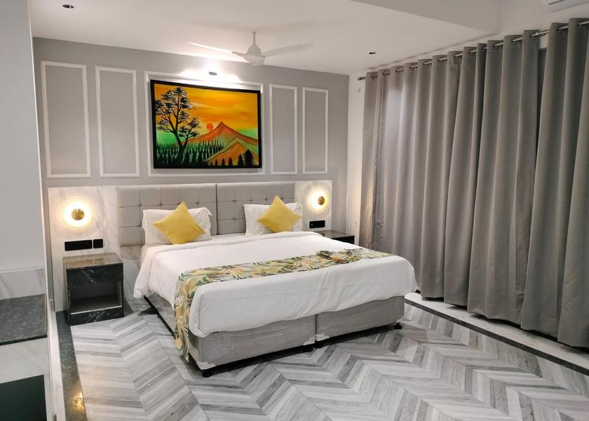Madhya Pradesh Pachmarhi Classic Room