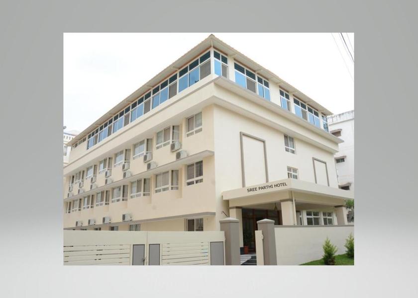 Andhra Pradesh Puttaparthi Exterior view
