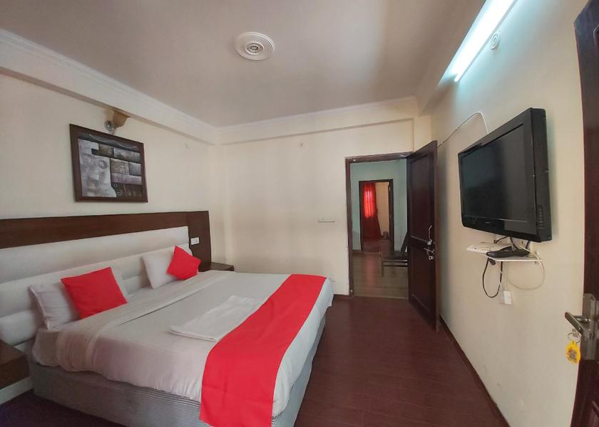 Uttarakhand Nainital Deluxe Double Room 2