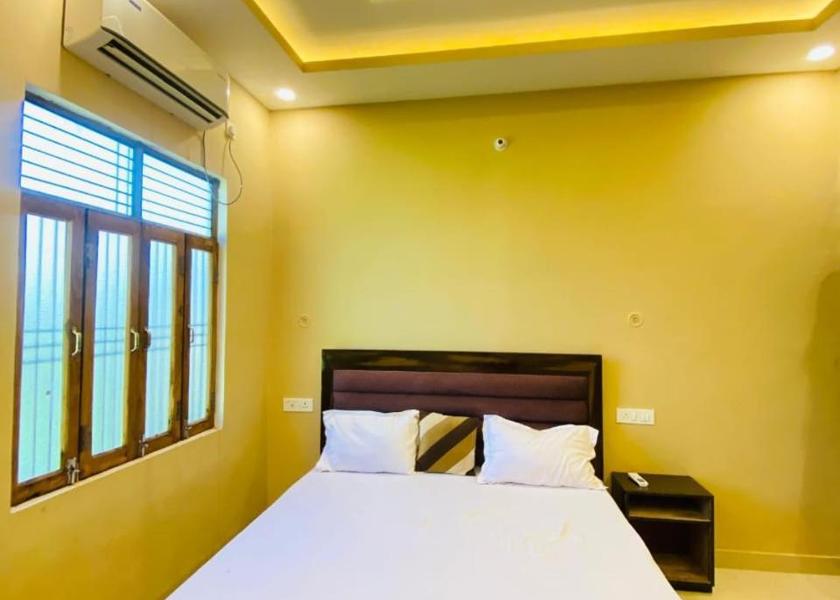 Uttar Pradesh Ayodhya Family Room