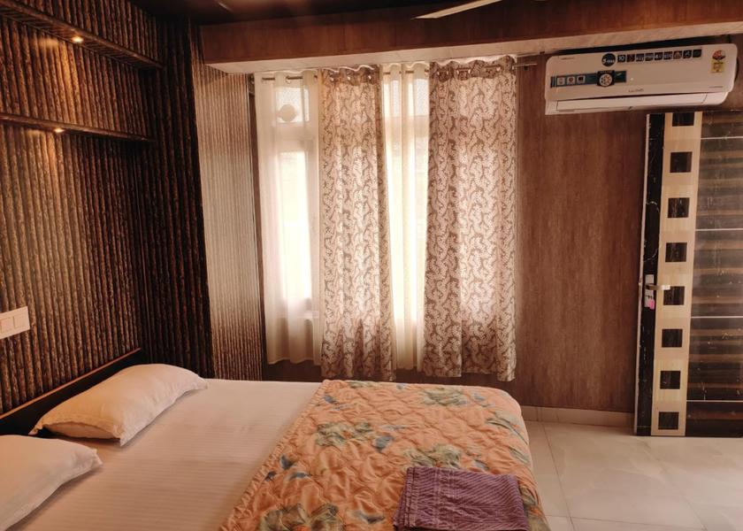 Himachal Pradesh Mandi Deluxe Double Bedroom