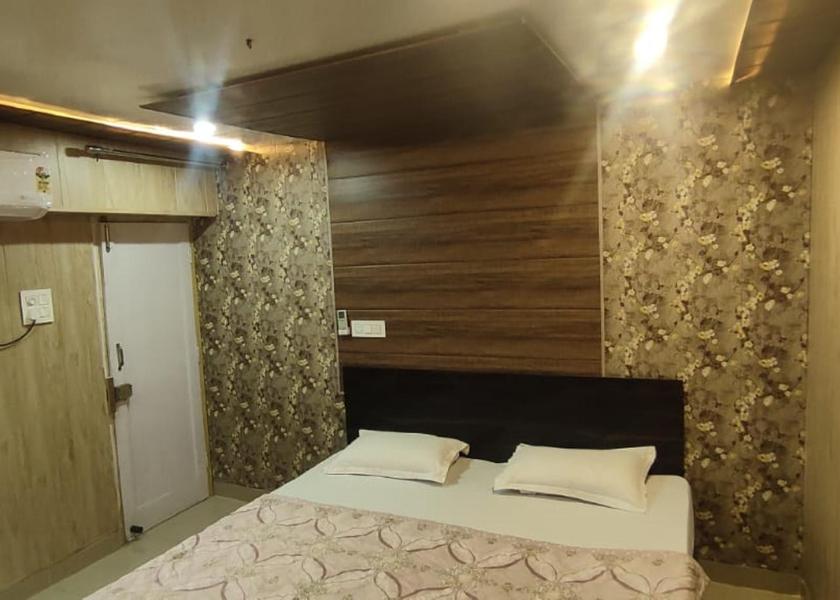 Himachal Pradesh Mandi Deluxe Double Bedroom