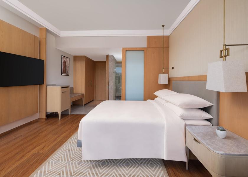 Deluxe Guest Room , 1 King , Sofa , Shrine View