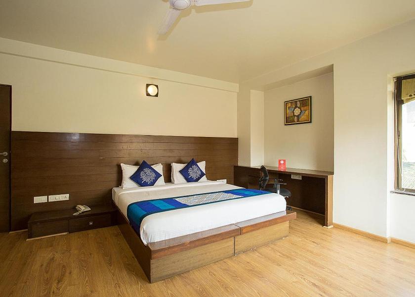 Maharashtra Pune Deluxe Room