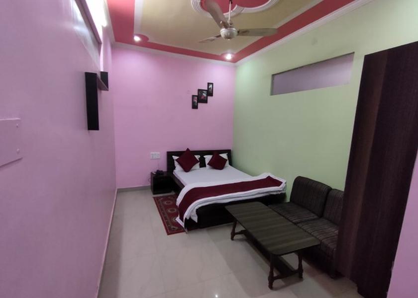 Uttar Pradesh Mau Deluxe Room