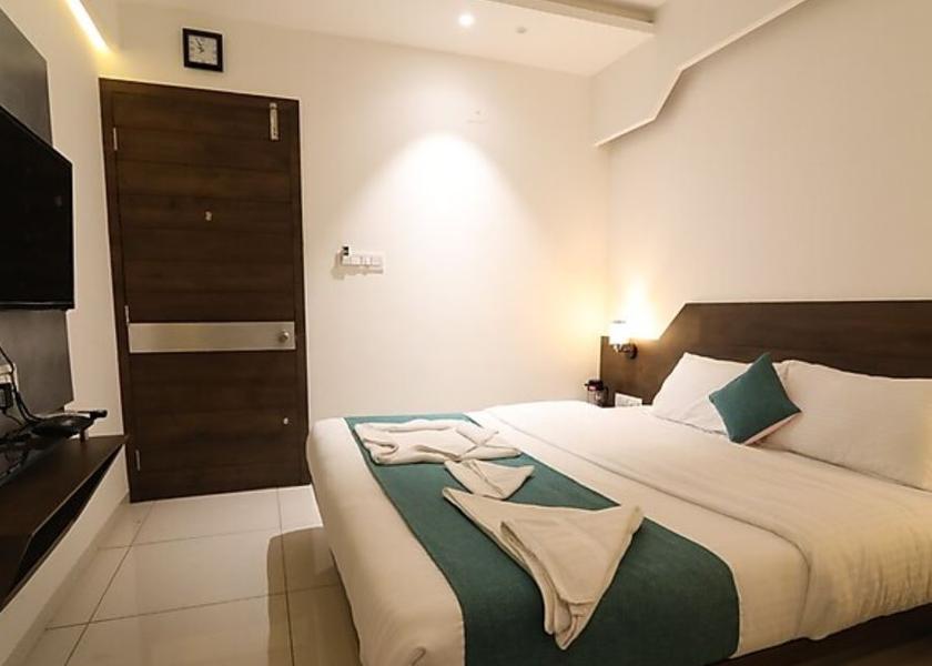 Gujarat Porbandar Deluxe AC Room