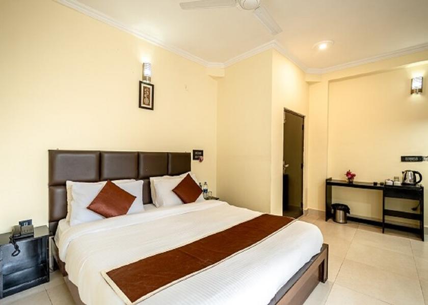 Uttarakhand Lansdowne 3 Bedded Family Room