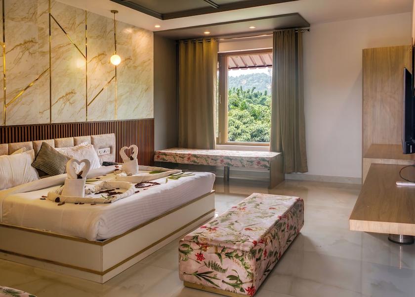 Uttarakhand Ramnagar Room
