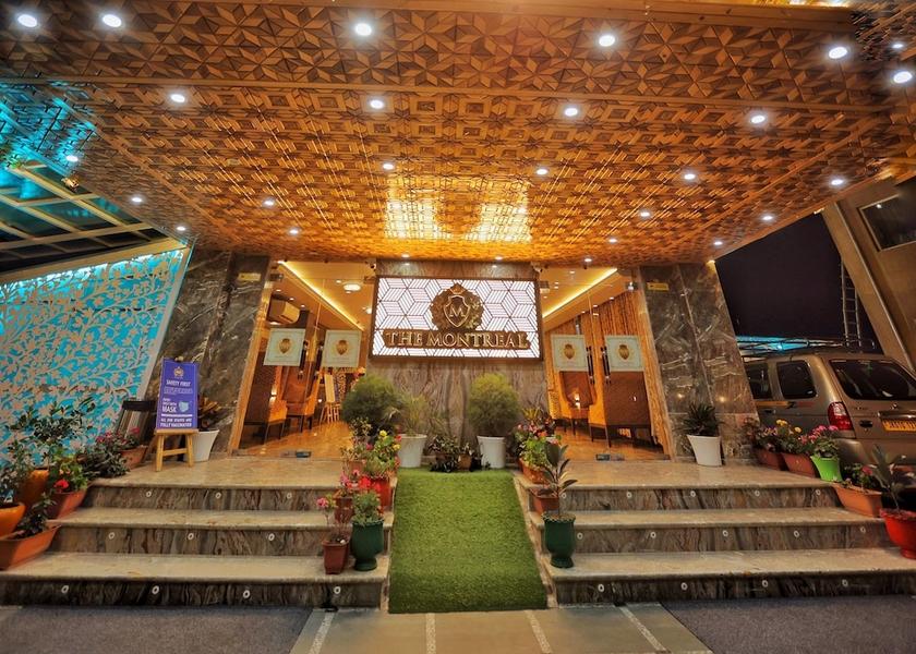 Jammu and Kashmir Srinagar Property entrance