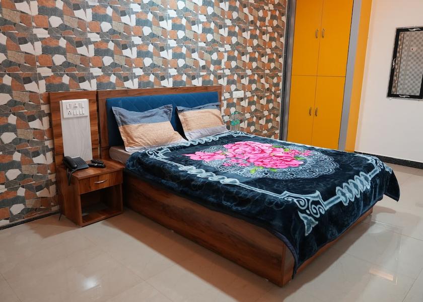 Maharashtra Guhagar Room