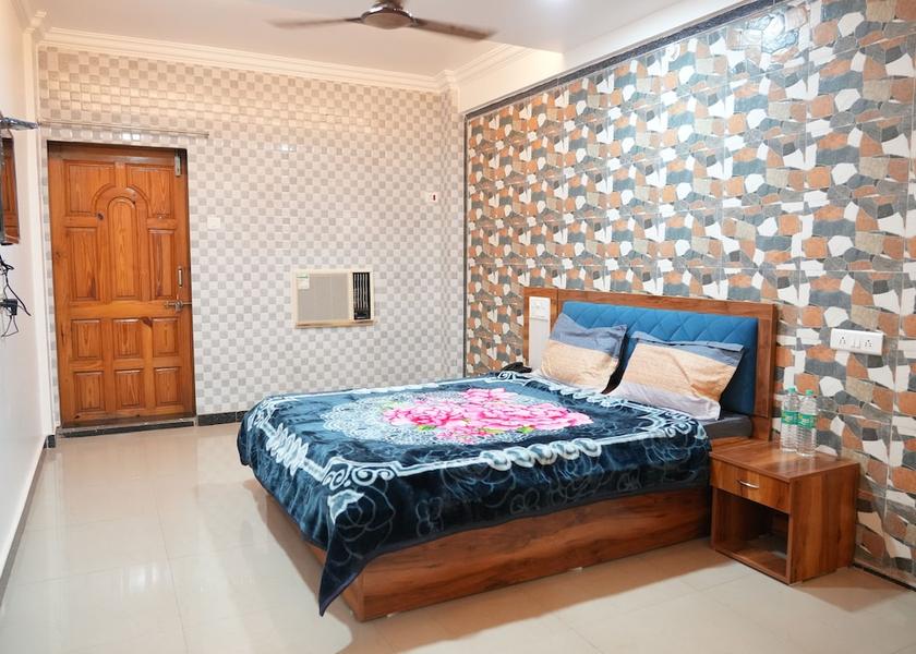 Maharashtra Guhagar Room