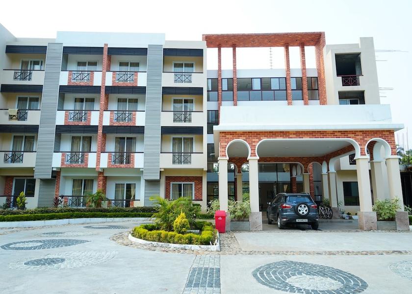 Tamil Nadu Courtrallam Primary image