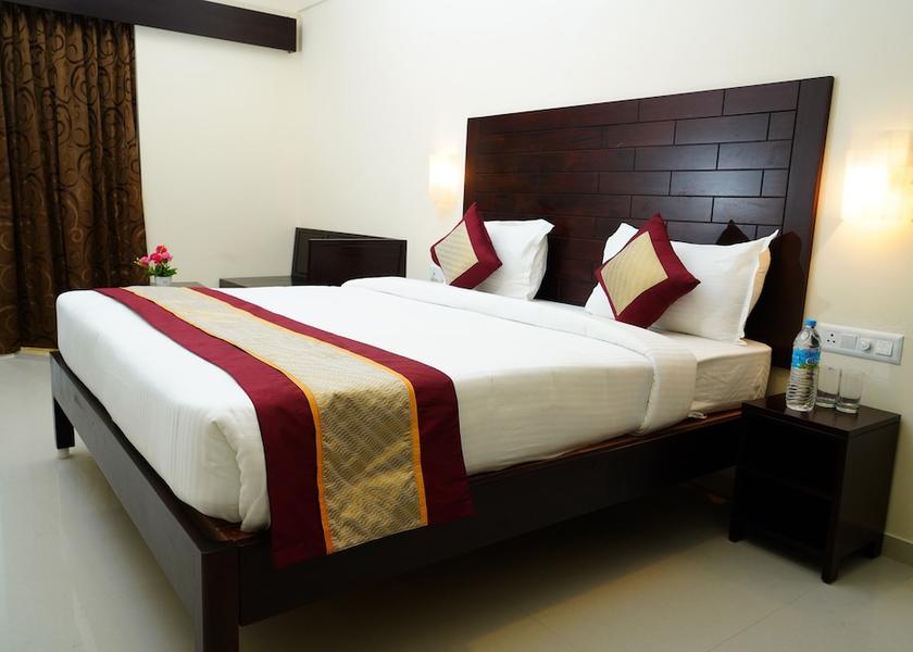 Tamil Nadu Courtrallam Room