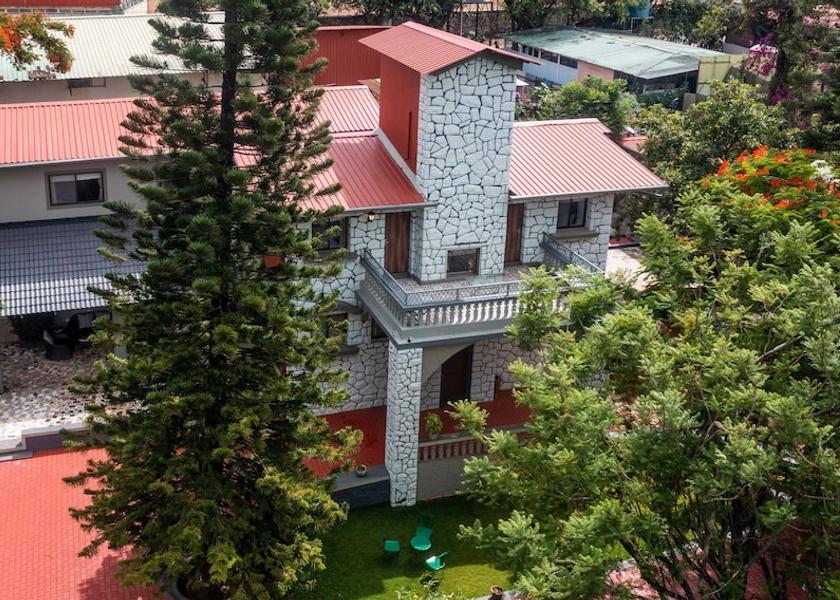 Maharashtra Panchgani Front of property