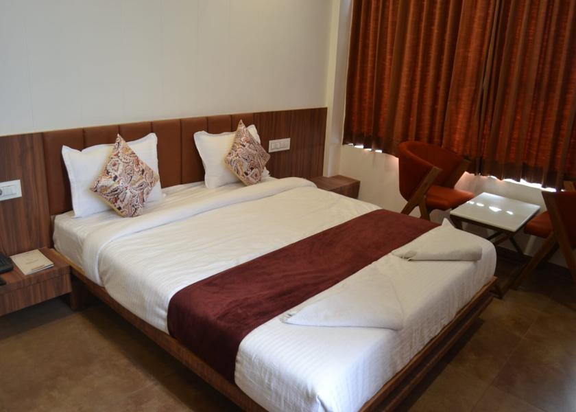 Gujarat Kadi Hotel Exterior