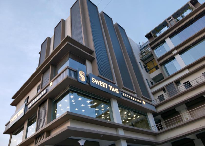 Gujarat Kadi Hotel Exterior