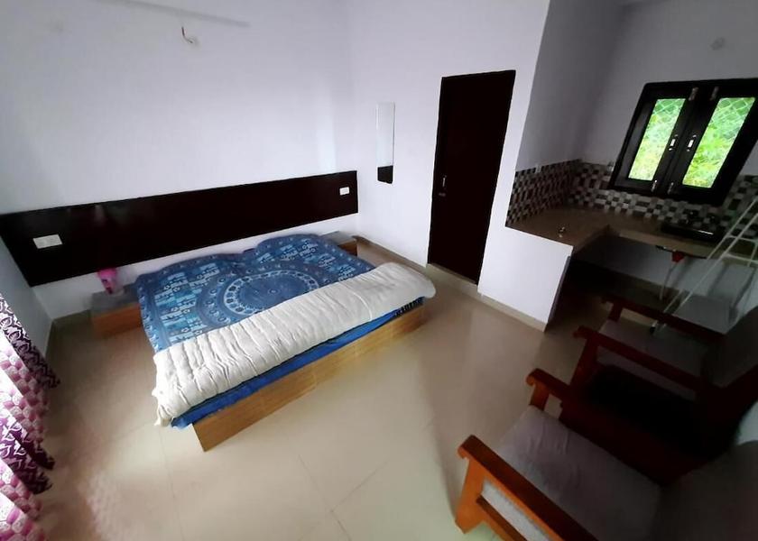 Uttarakhand Kausani Room