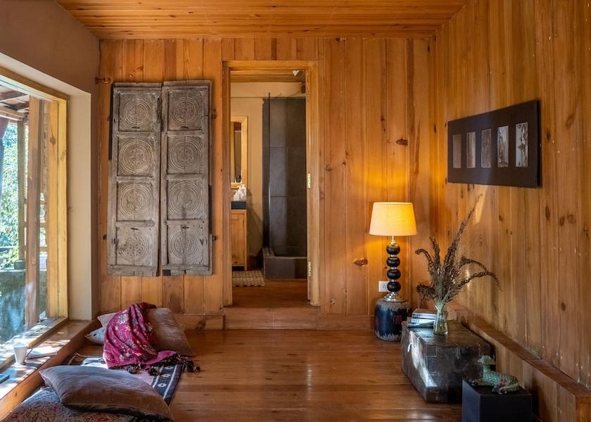 Uttarakhand Binsar Room