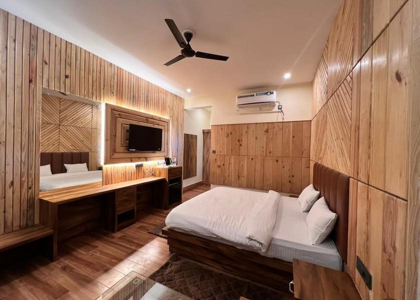 Uttarakhand Bhimtal Room