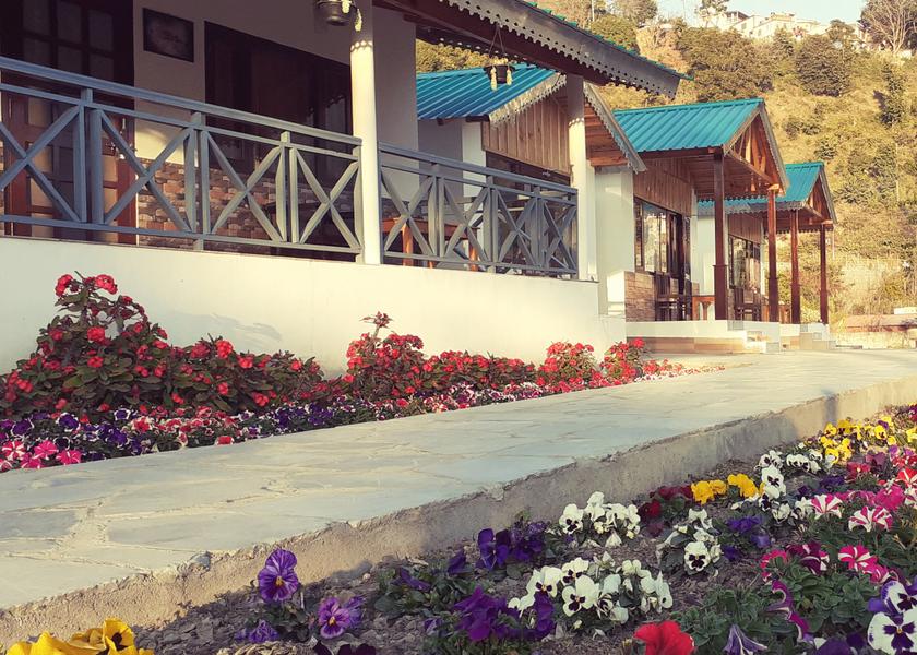 Uttarakhand Bhimtal Hotel Exterior