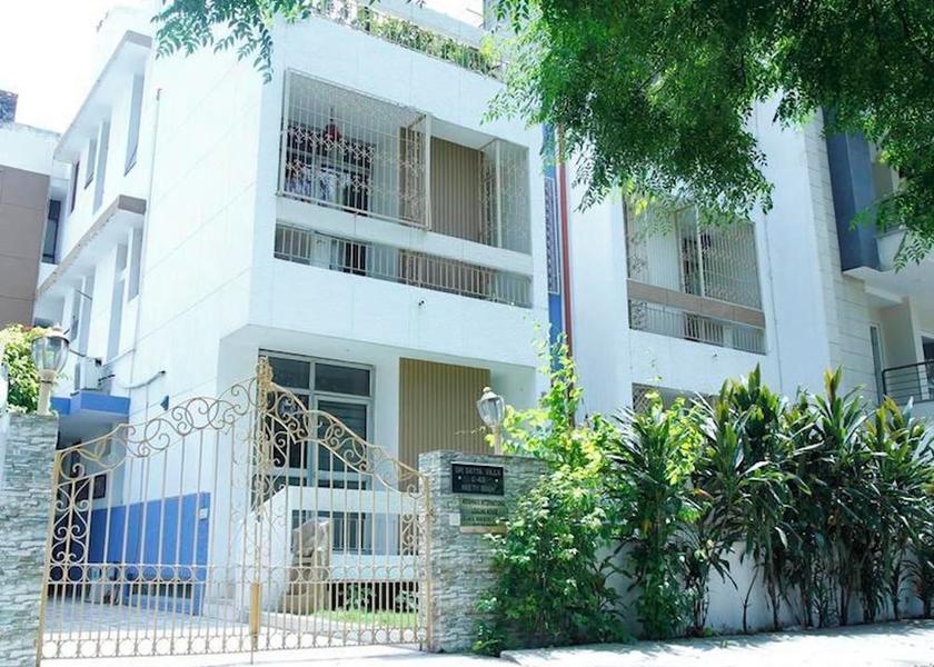 Delhi Delhi Front of property
