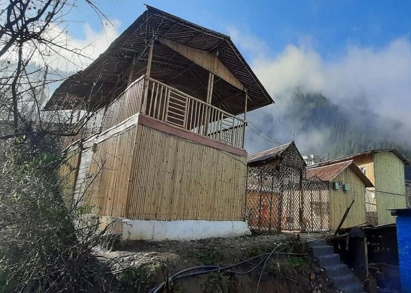 Himachal Pradesh Kasol Front of property