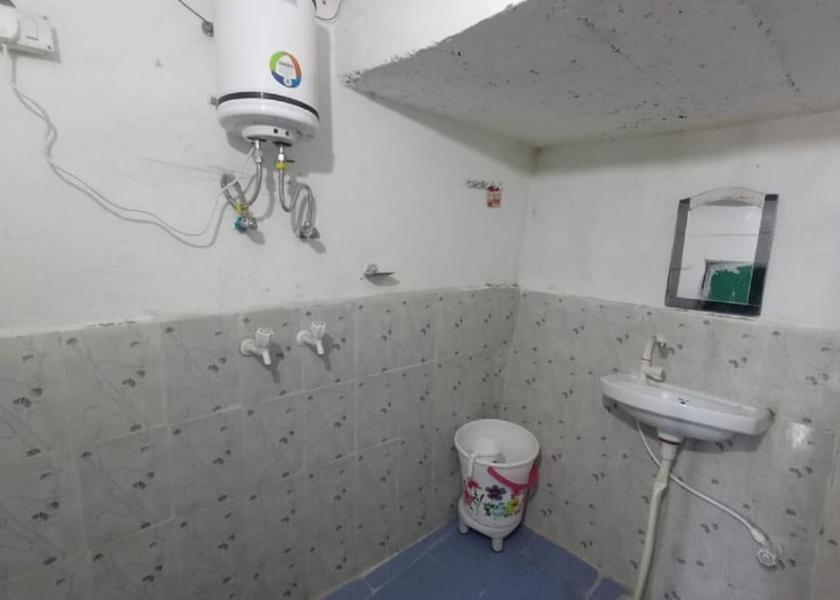 Uttarakhand Kausani Bathroom