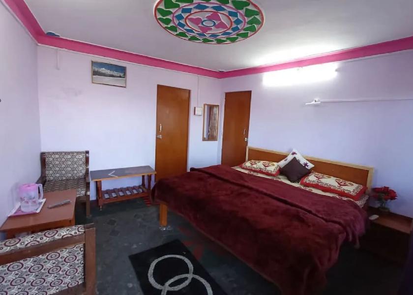 Uttarakhand Kausani Room