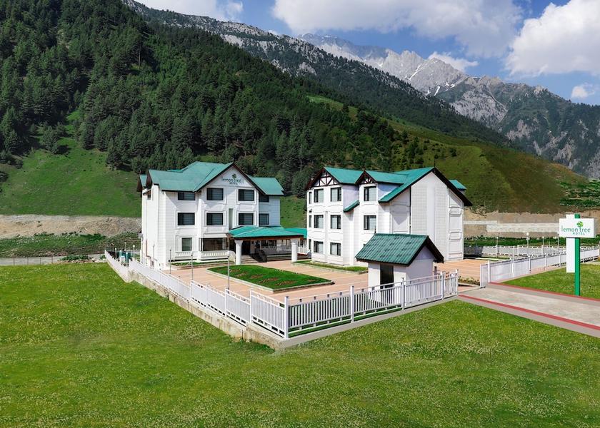 Jammu and Kashmir Sonamarg Hotel Exterior